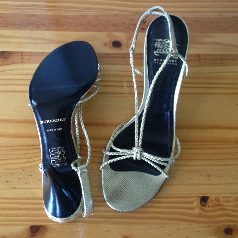 Burberry gold metallic leather heels - Picture 2 of 3